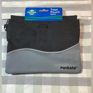 The PetSafe Treat Pouch Sport